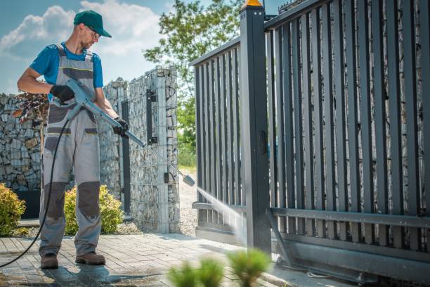 Best Pool Deck Cleaning  in Armona, CA